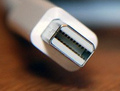 20 pin Apple Thunderbolt photo